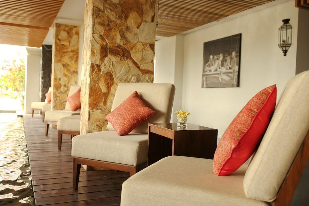 Paragon Hotel Seminyak Exterior photo