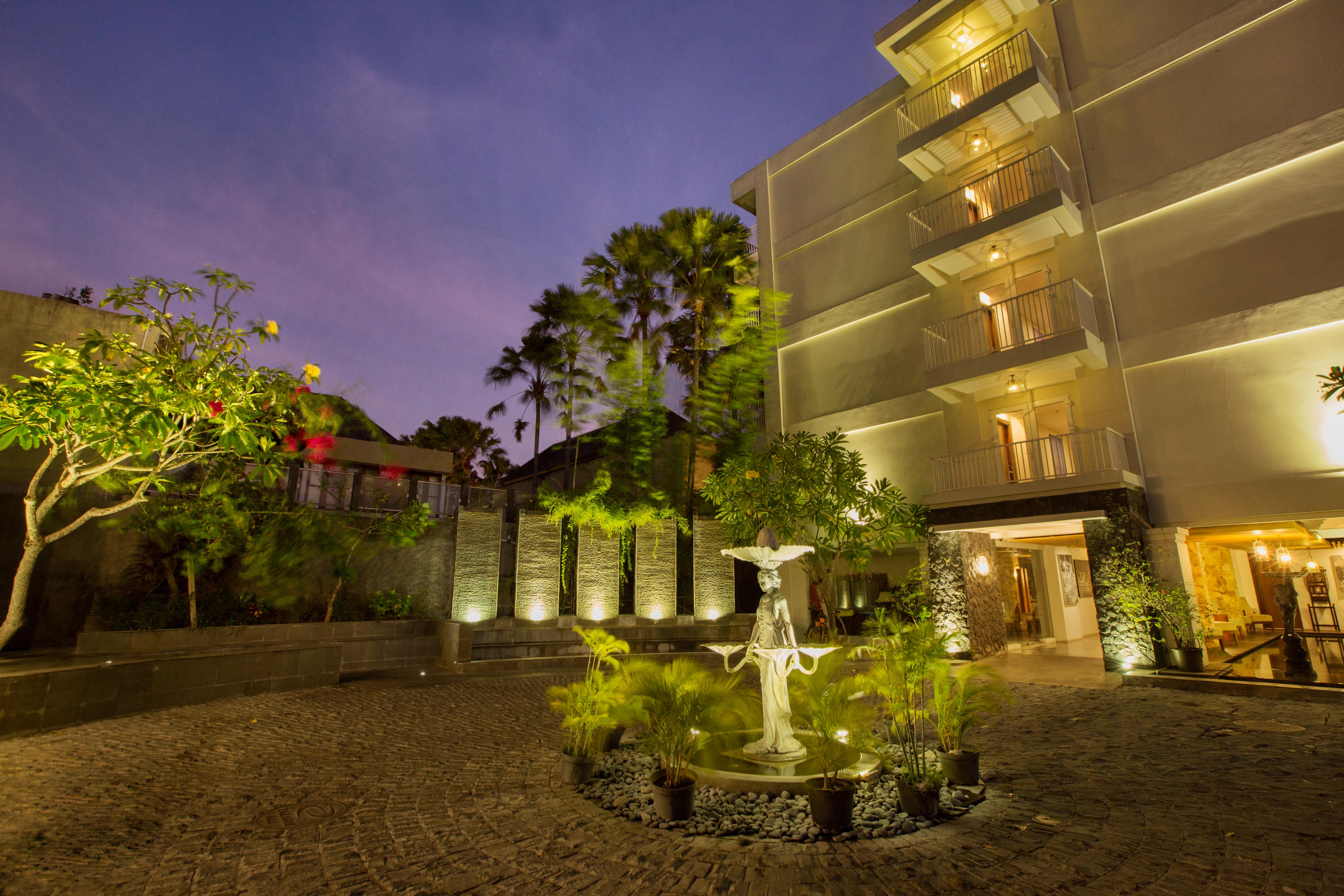 Paragon Hotel Seminyak Exterior photo
